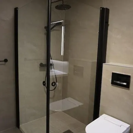 Apartment Moderne Leilighet I Sentrum Ved Togstasjonen. *